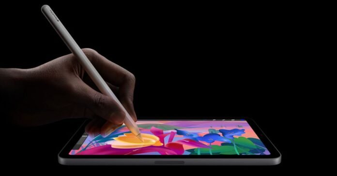 Someone drawing on iPad Mini with Apple Pencil